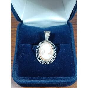 Sterling Silver Cameo Lady Vintage Charm Heart Trim Pink & White